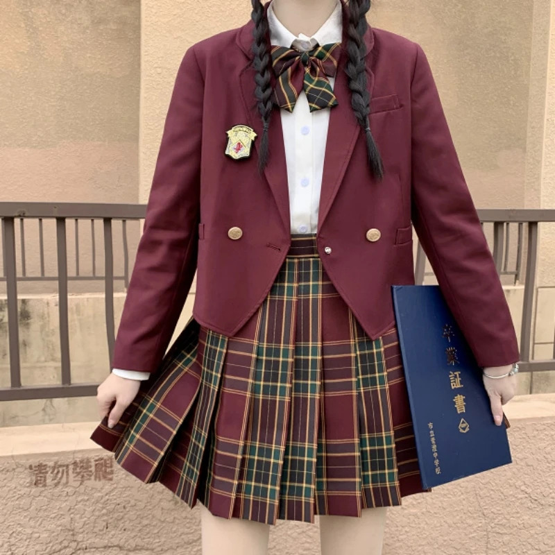 Original JK uniformasi qisqa sunʻiy charm sunʻiy palto plaid yubka medalli koʻylagi Ayollar seksi besh qismli kollej kostyumi
