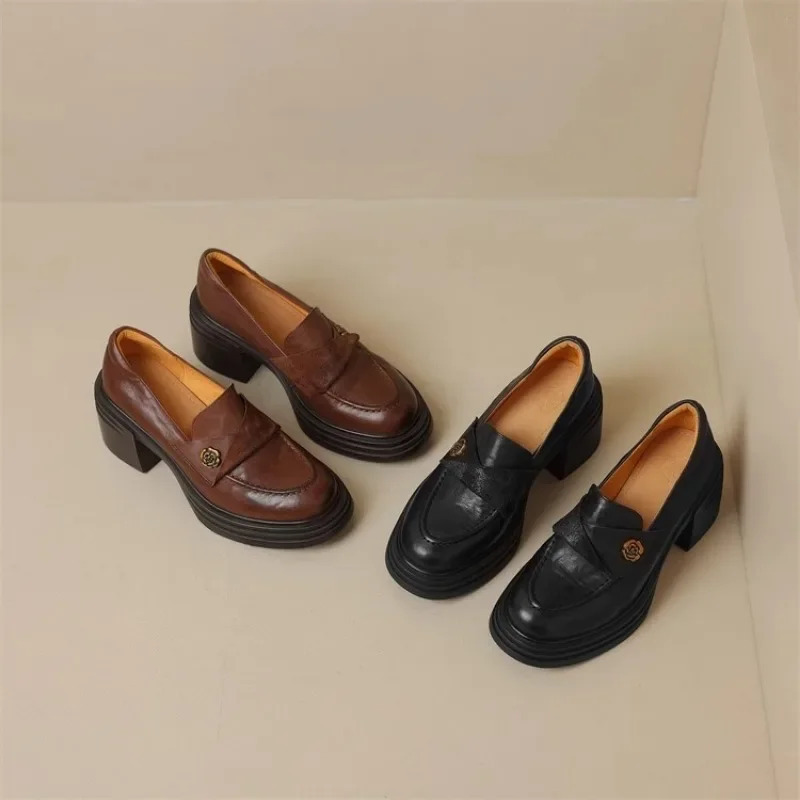 Ayollar uchun baland poshnali poyafzal 2021 bahorgi kuz tasodifiy xonimlar loaferlar Retro moda universal pompalar ayollar charm poyabzallari