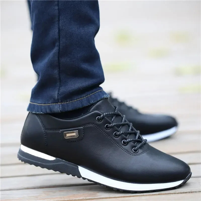 Erkaklar poyafzallari biznes kundalik poyafzallari erkaklar uchun PU charm poyafzallar Krossovkalar 2025 erkaklar moda loaferlari yurish poyafzallari Zapatos De Hombre